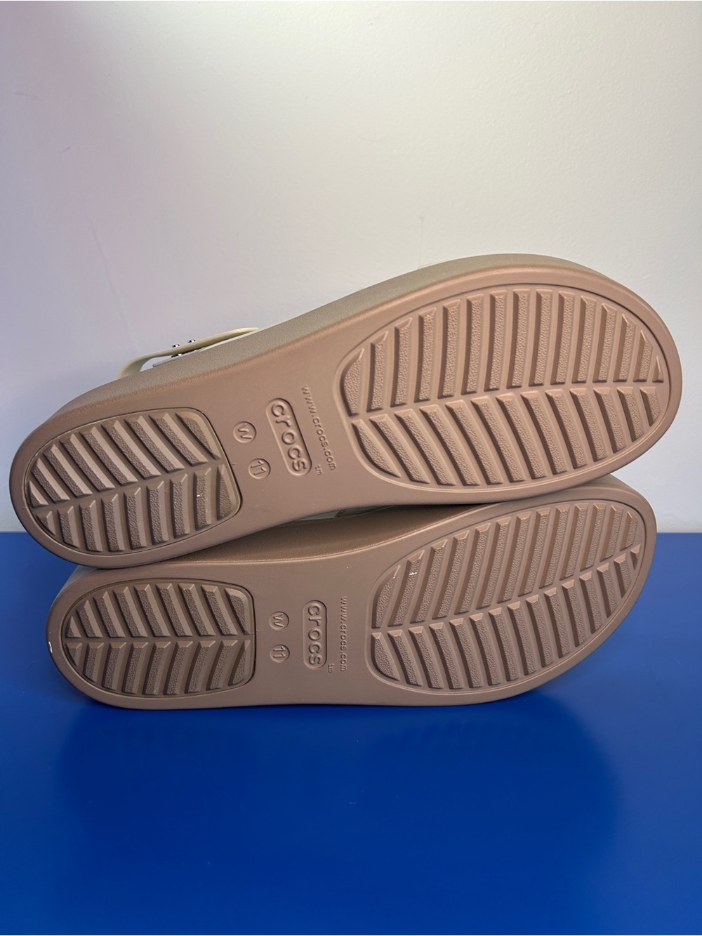 Crocs Brooklyn Low Wedge Sandal - Picture 8 of 8